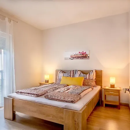 Vas Apartment *