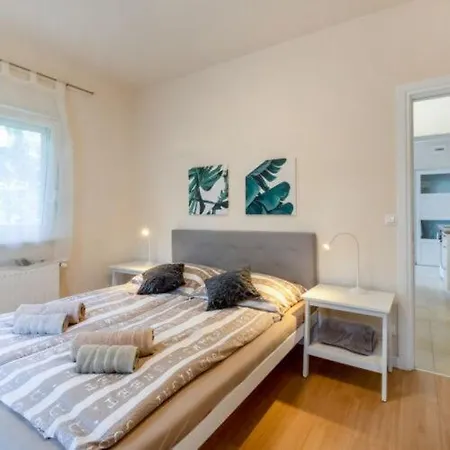 Vas Apartment